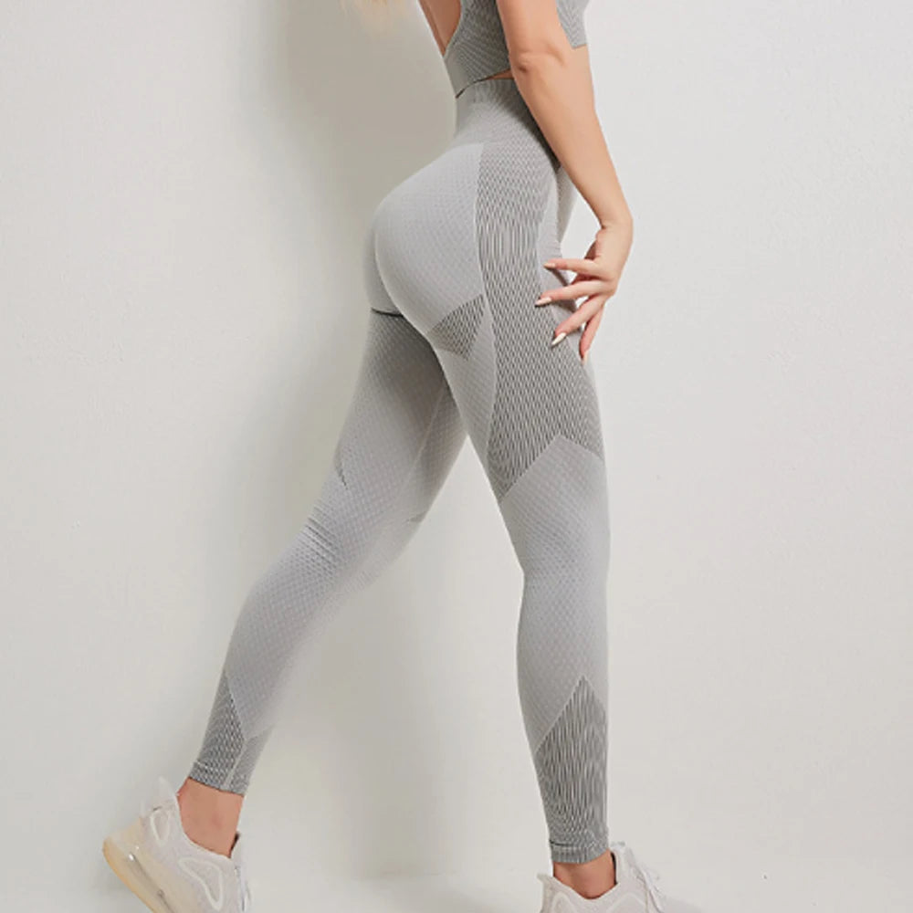 Seamless yoga pants for the curvy lady